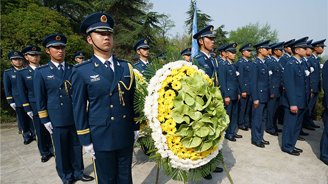 ������ʿ�ڽ����Ͼ�ƾ�����պ�����ʿ